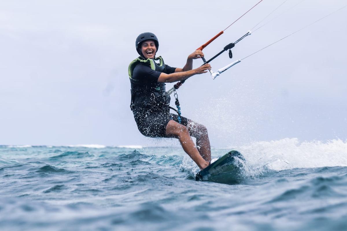 Kitesurf en pleine vitesse à la Baie de Sakalava